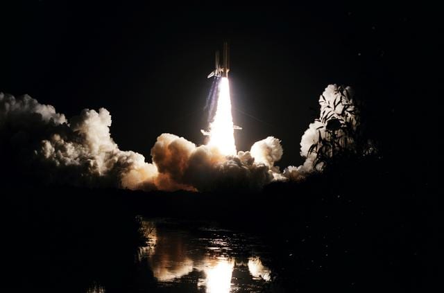 Launch of the Shuttle Discovery and begining of STS 51-I mission