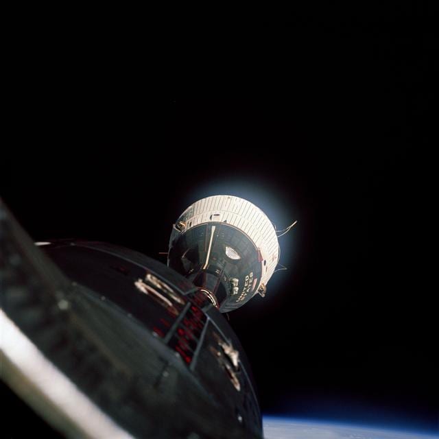 View of the Gemini 6 and Gemini 7 rendezvous