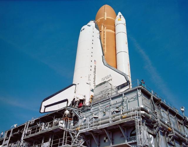 STS-29 Discovery, Orbiter Vehicle (OV) 103, roll out to KSC LC Pad 39B