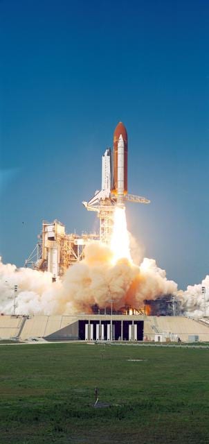 STS-29 Discovery, Orbiter Vehicle (OV) 103, lifts off from KSC LC Pad 39B