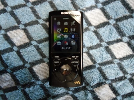 画像はSONY Walkman「NW-S764」。カラーはブラック。